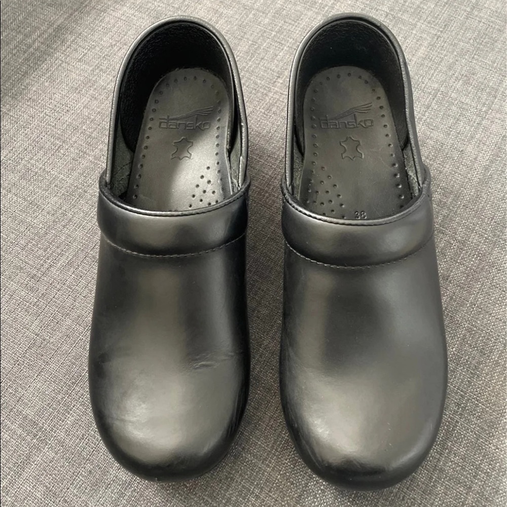 DANSKO BLACK LEATHER CLOGS
